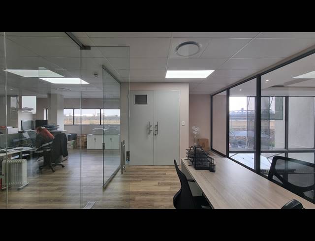 22,095M² WAREHOUSE TO LET IN GLEN MARAIS